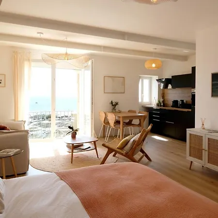 Appartement En Front De Mer Avec Vue Imprenable Sur La Grande Plage Des Sables D'Olonne Les Sables-d'Olonne Exterior photo