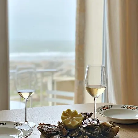 Appartement En Front De Mer Avec Vue Imprenable Sur La Grande Plage Des Sables D'Olonne Les Sables-d'Olonne Exterior photo
