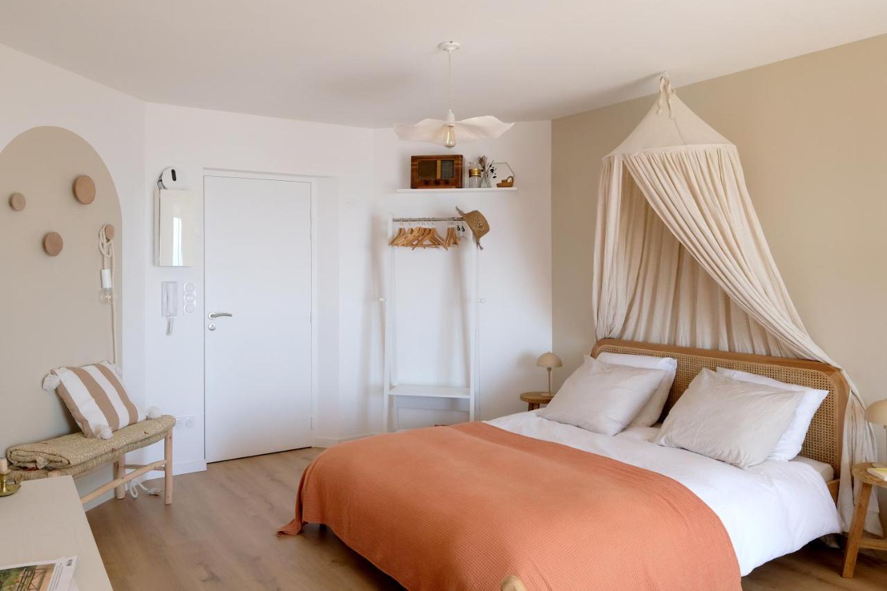 En Front De Avec Vue Imprenable Sur La Grande Des Sables D'olonne Apartment *